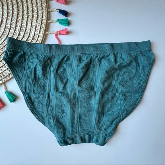 Victoria's Secret Pointelle Seamless Bikini Panty French Sage Small NEW - Picture 2 of 3